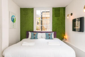 Rental Bath Townhouse Holiday Bedroom