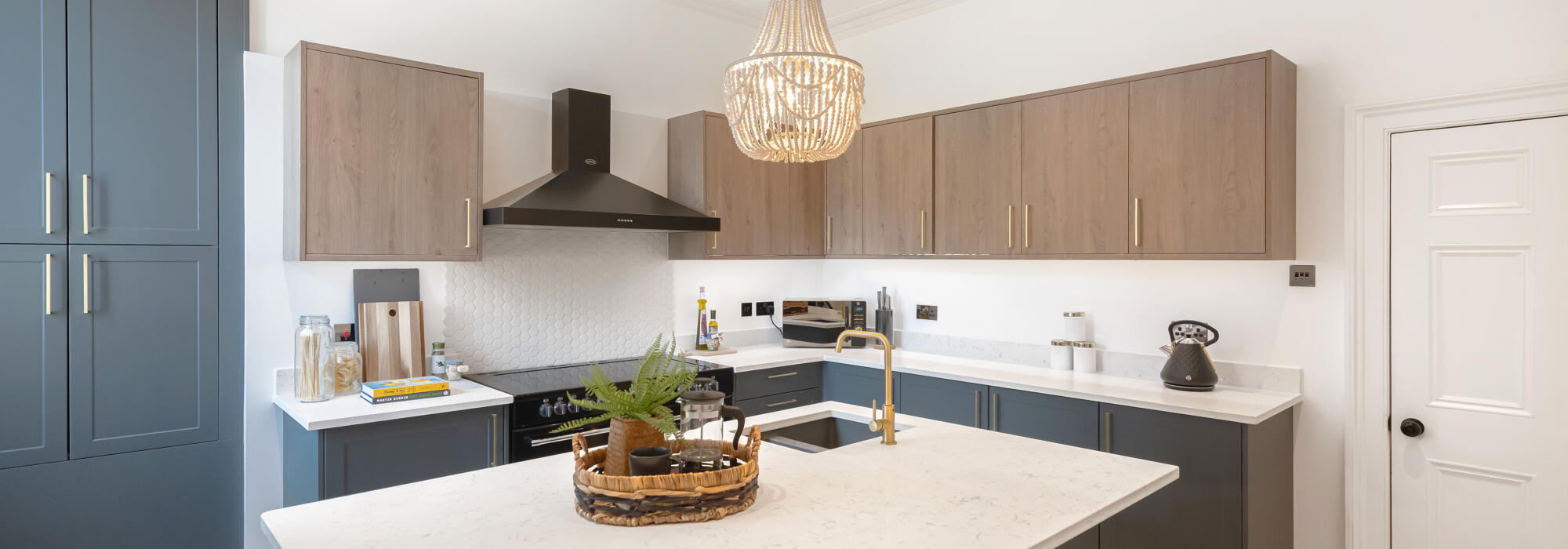 Last Minute Bath Town House Apartment Rental Deals Scaled Aspect Ratio 2000 700